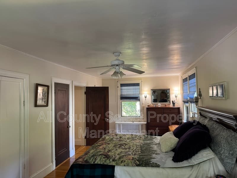 Beverly House: 38 Baker Ave
