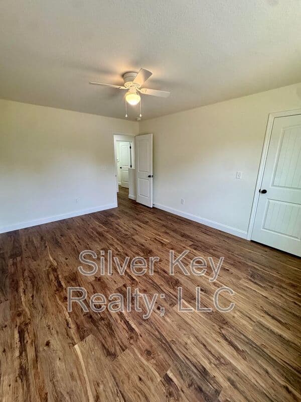 Athens Townhome: 320 Million Street