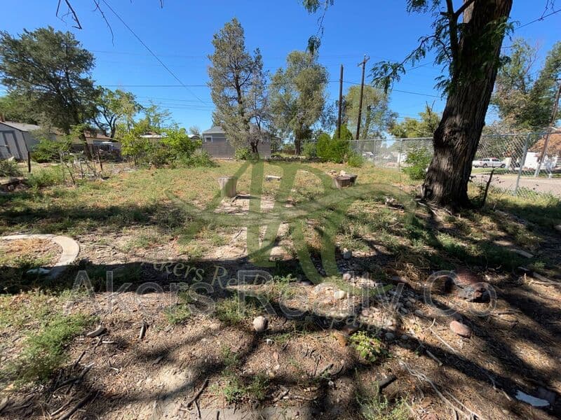 Pueblo House: 501 Van Buren St