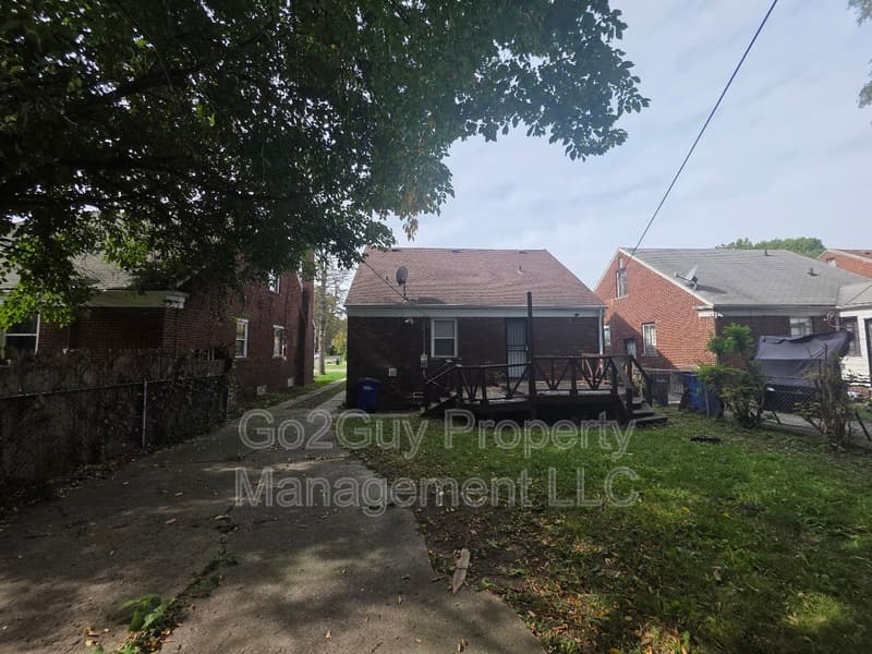 Detroit House: 18010 Lesure Street
