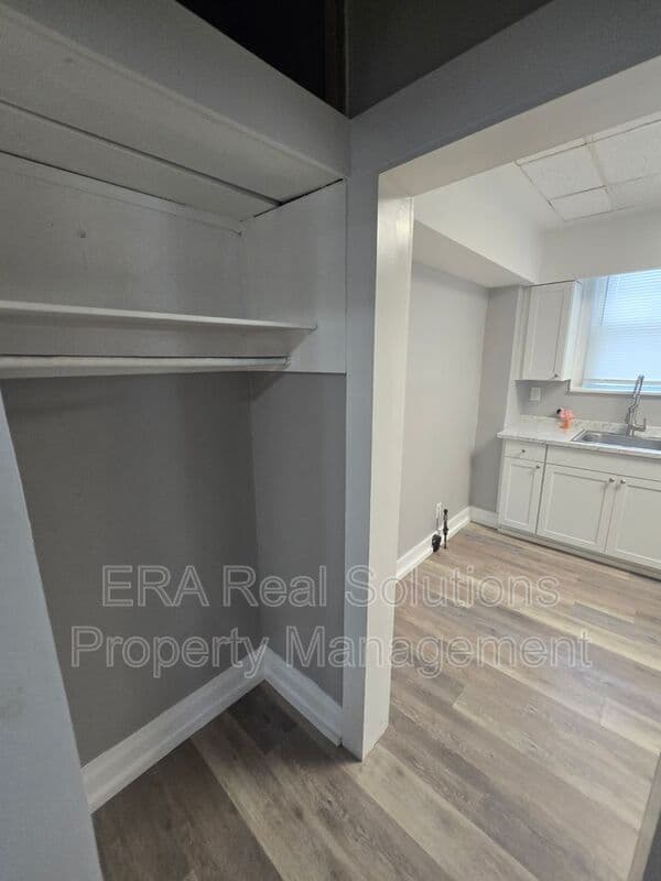 Columbus Condo: 2557 Sullivant Ave