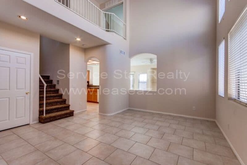 Avondale House: 1710 N 105th Dr