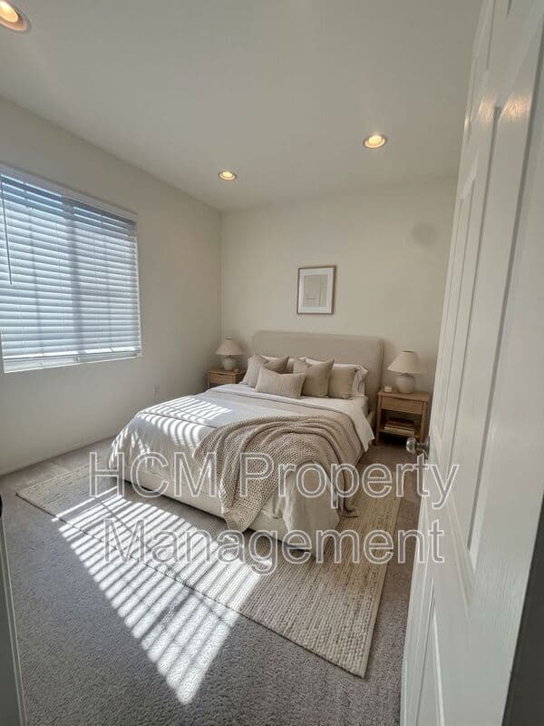 Irvine House: 115 Silverado