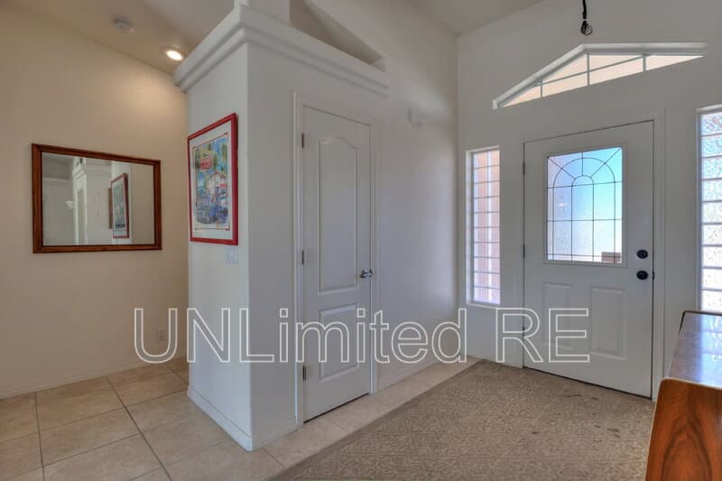 Lake Havasu City House: 304 Acoma Blvd S
