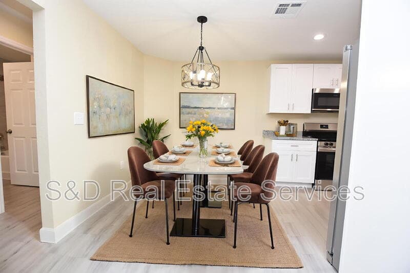 Lakeland Condo: 1111 Mercury Dr E