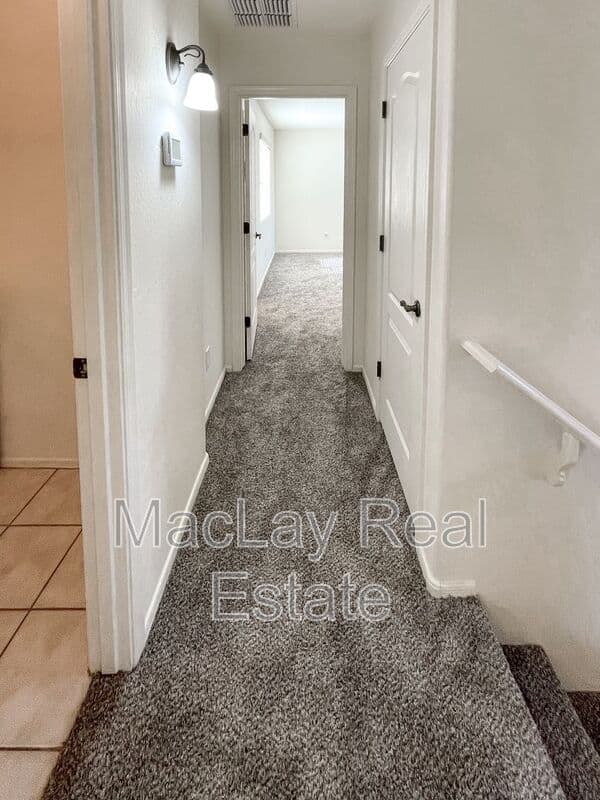 Mesa House: 10252 E Isleta ave