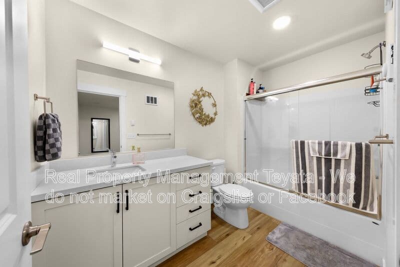 Bellingham House: 4228 Braeburn Ln