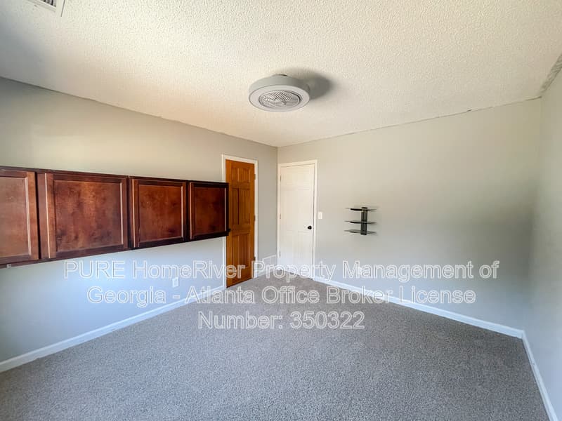 Lawrenceville House: 2280 Castle Royale Dr