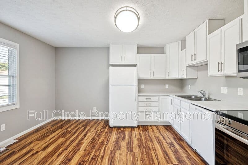 Lincoln House: 2720 N 1st St