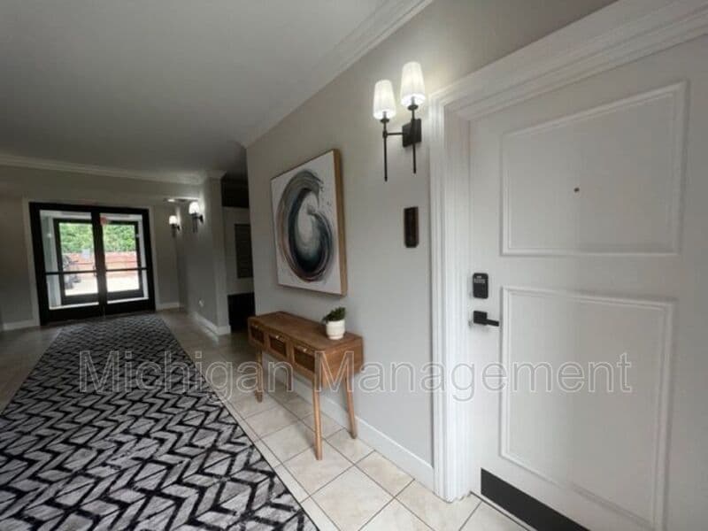 Birmingham Condo: 2727 E Maple Rd