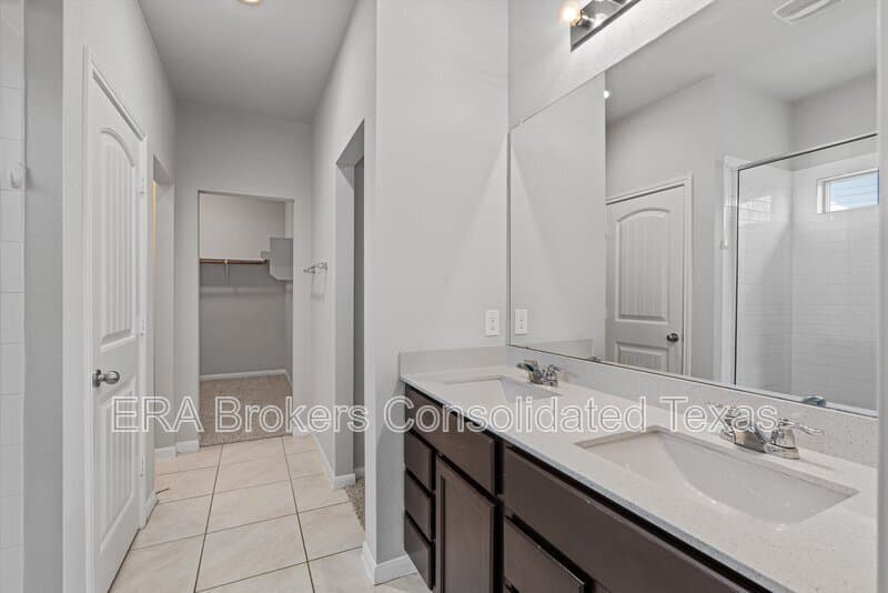 Pflugerville House: 3317 Burch Brook Cove