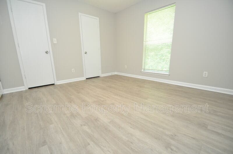 Raleigh House: 1500 Graduate Ln