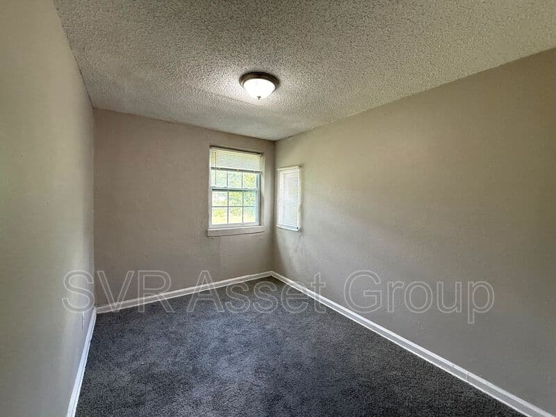 Jacksonville House: 9073 11th Ave