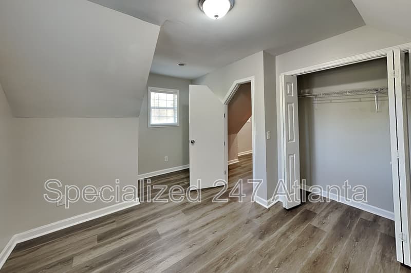 Atlanta House: 54 Hatcher Ave SW