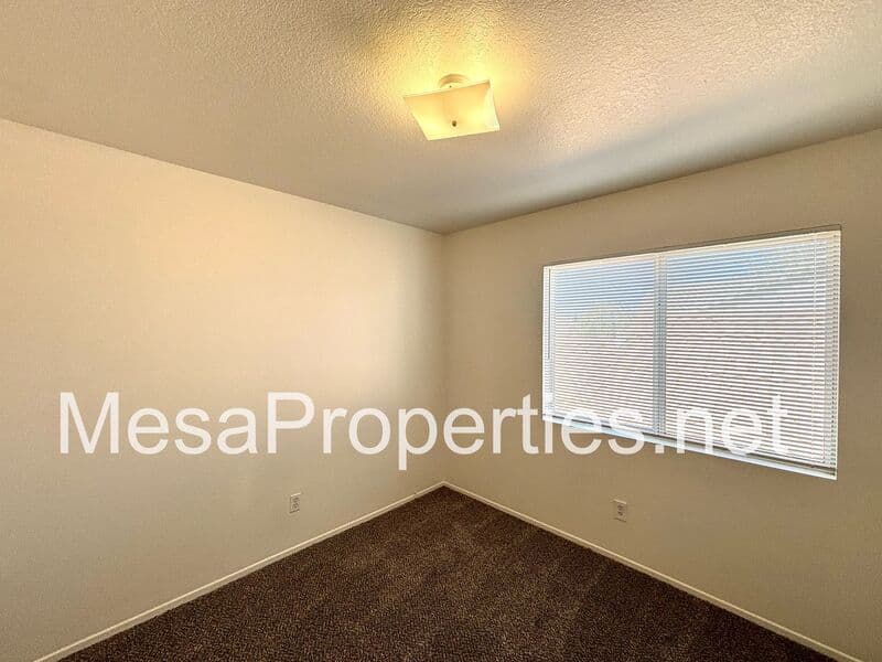 Victorville House: 14565 Windmill Rd