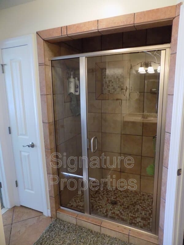 Charles City House: 7380 Graves Landing Rd
