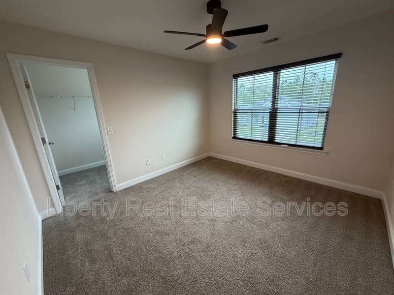 Hinesville House: 224 Whipple Ave