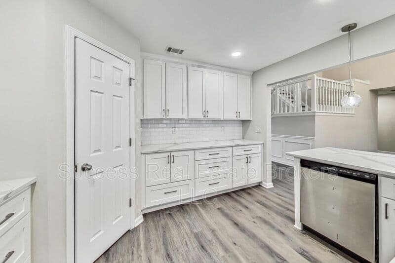 Powder Springs House: 4262 Defoors Farm Trail