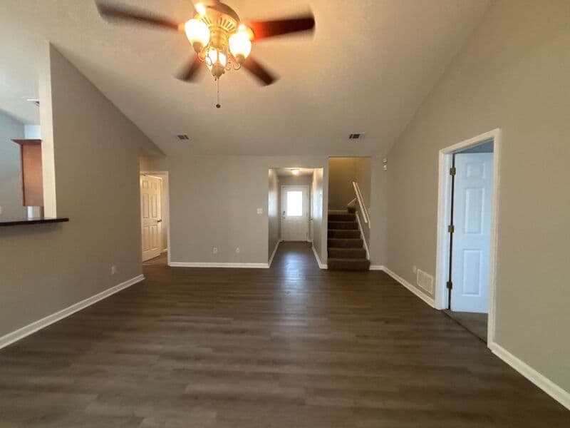 Cordova House: 1605 Far Dr