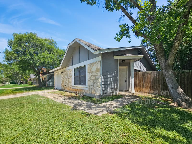 San Antonio House: 9715 Hidden Cross