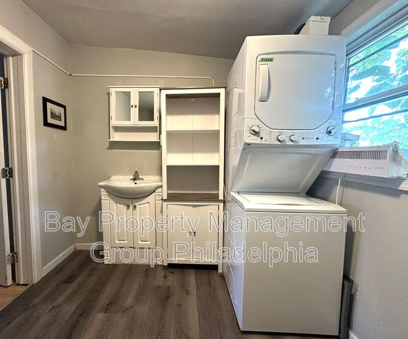 Philadelphia House: 1926 McClellan St