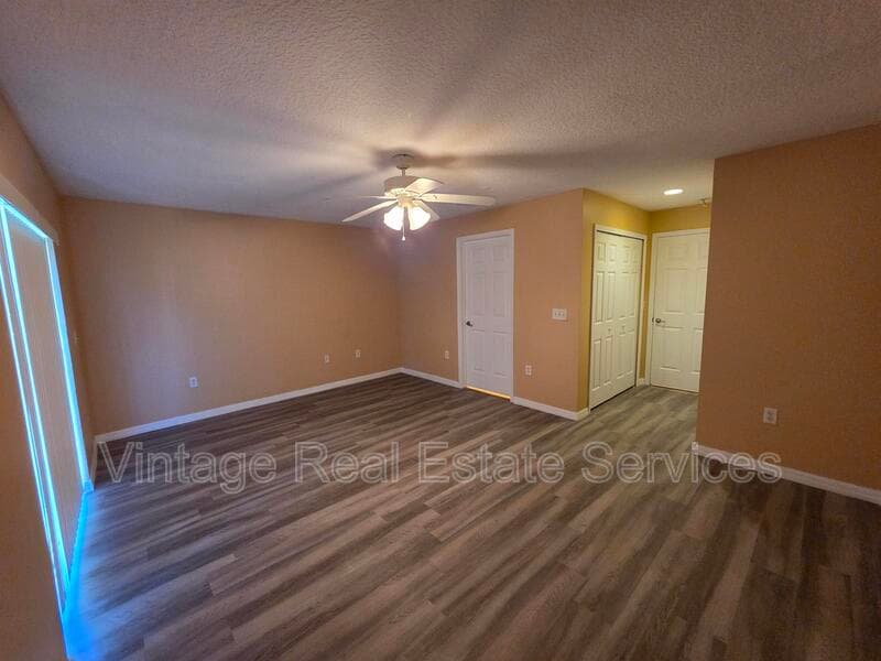 Brandon House: 2425 Middleton Grove Dr