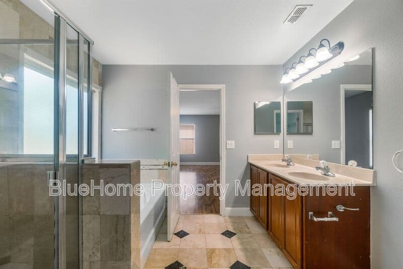 Orlando House: 15347 Galbi Drive
