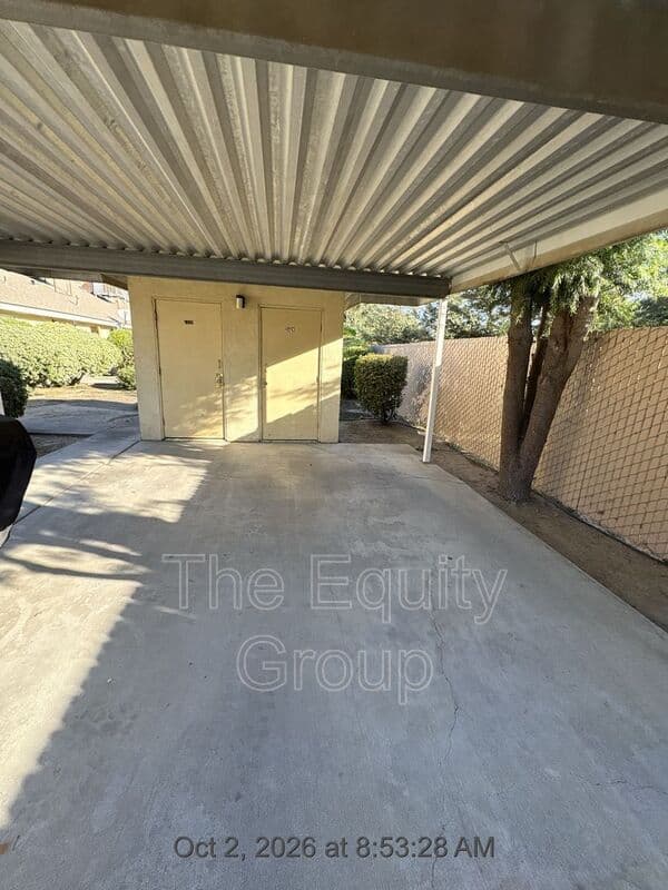 Visalia House: 1328 South Rossmoor