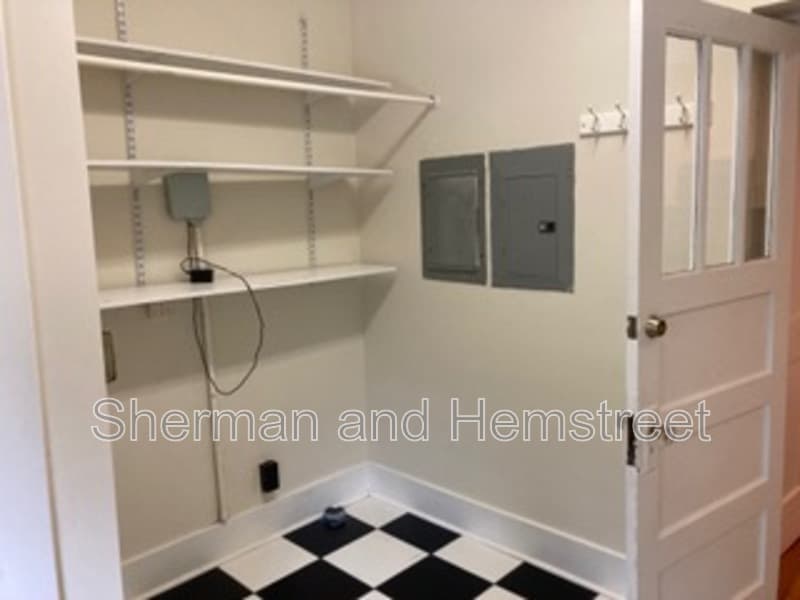 Augusta House: 2809 Lombardy Court