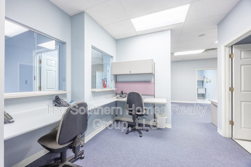 Etowah House: 305 Grady Road - 1