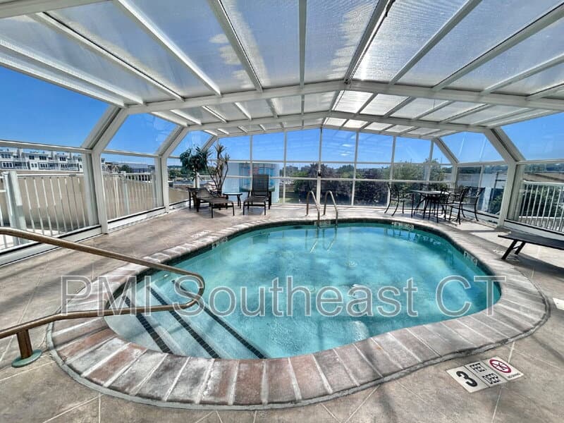 New London Condo: 461 Bank Street