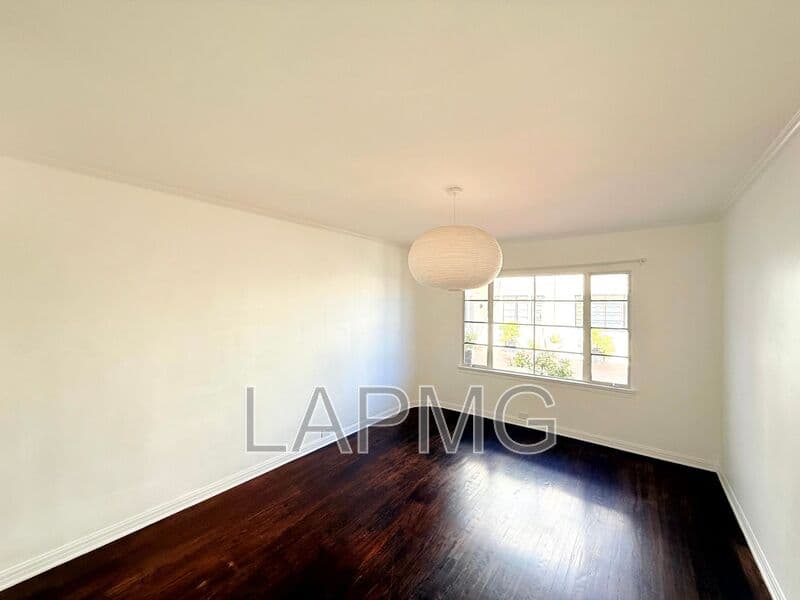 Los Angeles House: 3919 W. 8th Street
