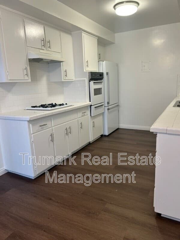 Glendale Condo: 1346 N Columbus Ave