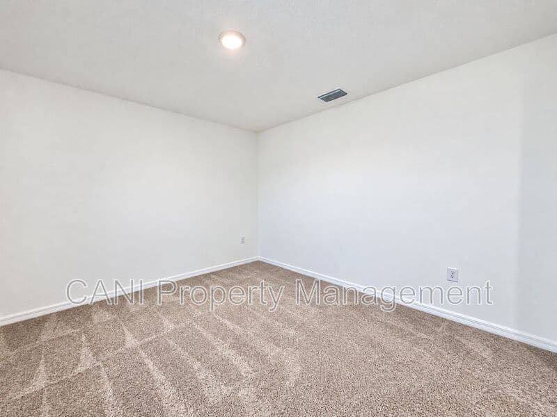 Wimauma House: 16535 Windmill Forge Pass