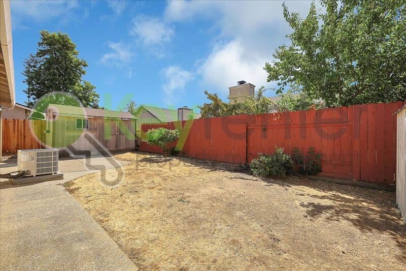 Antelope House: 8645 Meandering Way