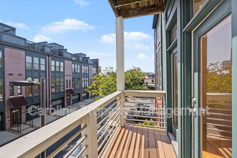 Charlotte House: 516 New Bern Station Ct