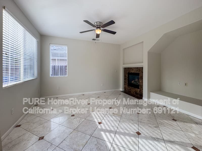 Sacramento House: 4900 Trouville Ln