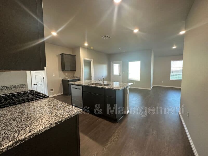 Piedmont House: 12529 Bending Brook Drive