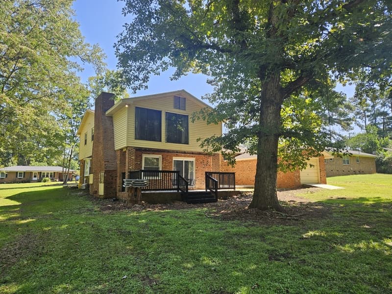 Raeford House: 415 College Drive