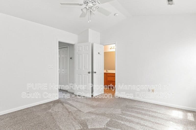 Goose Creek House: 240 Jackson St