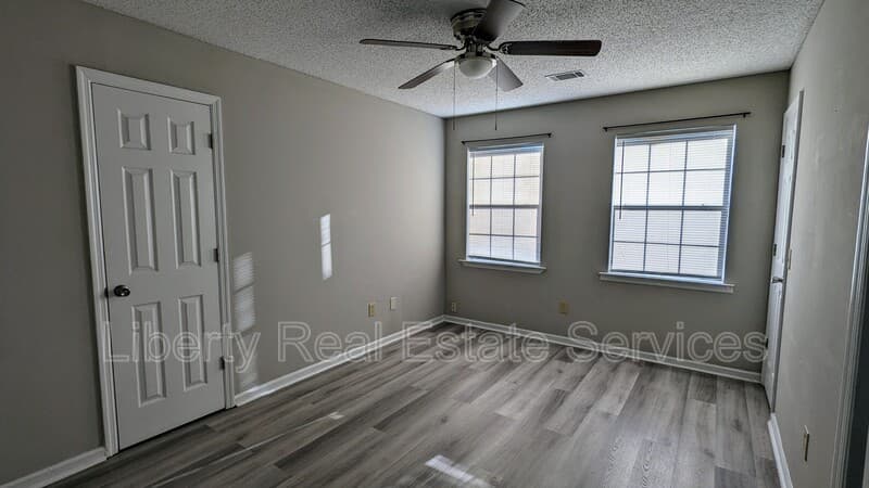 Hinesville House: 122 Crosby Dr