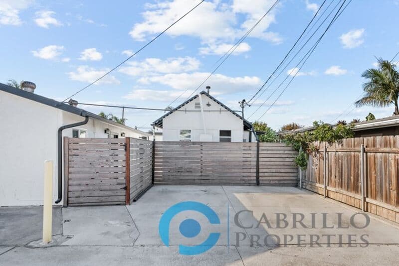 San Diego House: 4853 Mansfield Street
