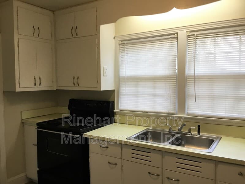 Rock Hill House: 1035 Candlewood Lane