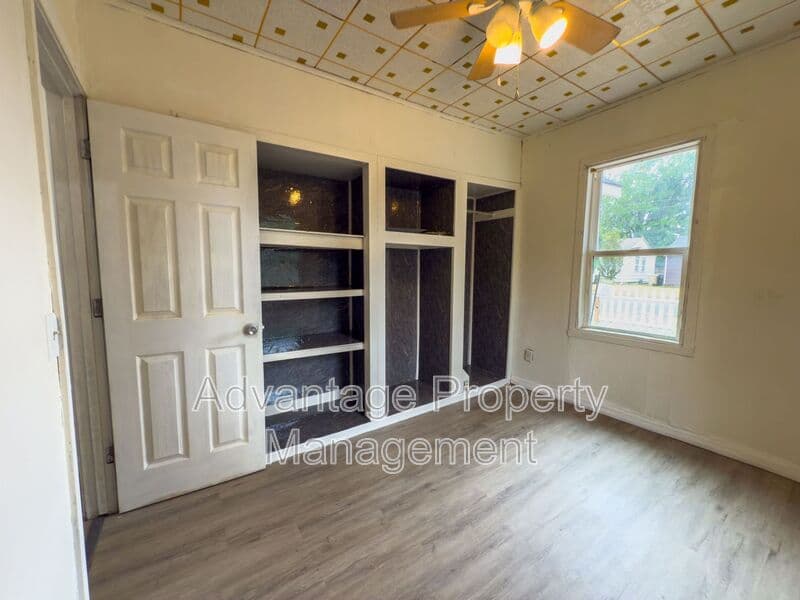 Albany House: 319 15th Ave SE