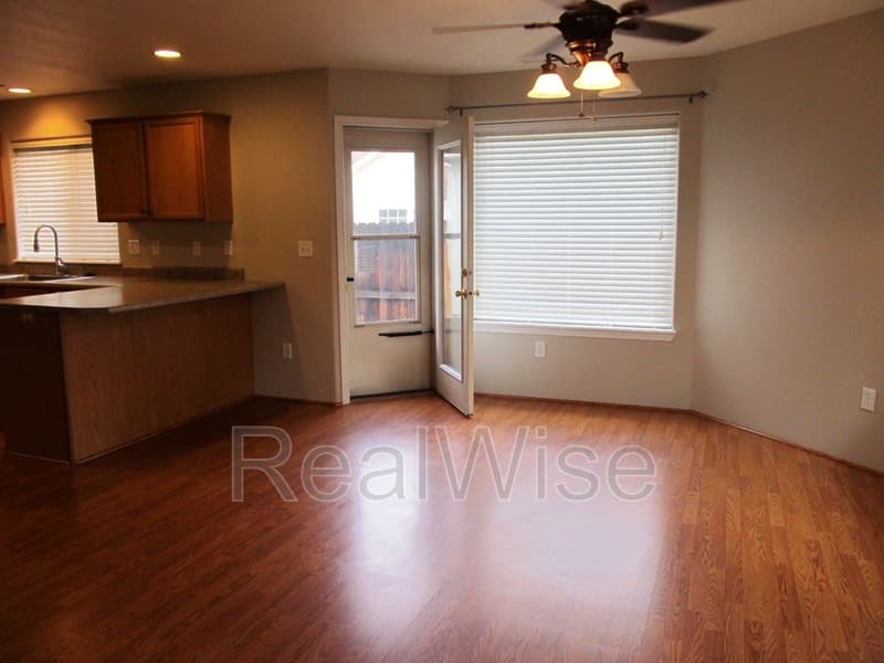Medford House: 3015 Merriman