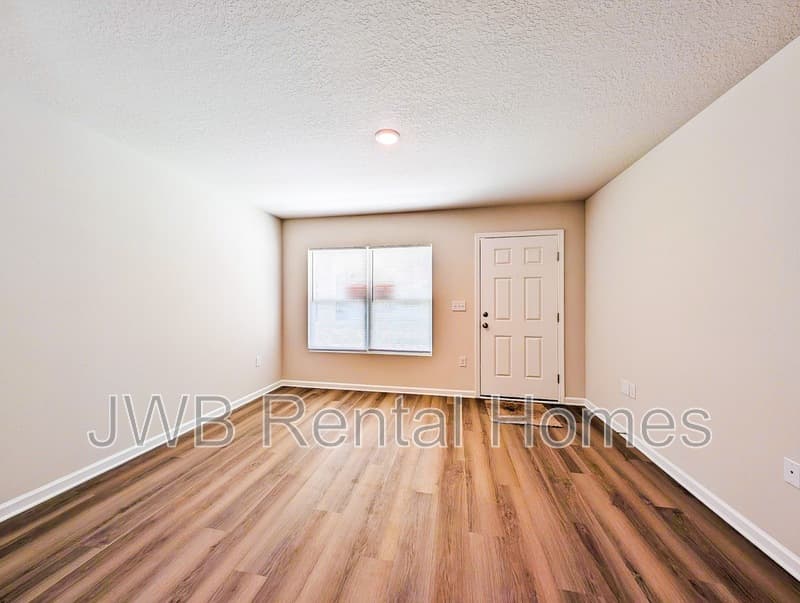 Jacksonville House: 1503 6th St W