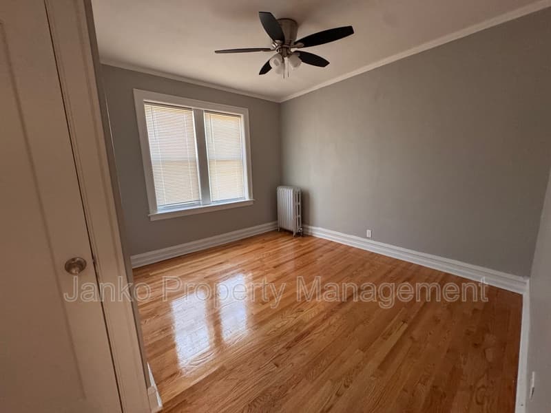 Chicago Condo: 658 E 81st St