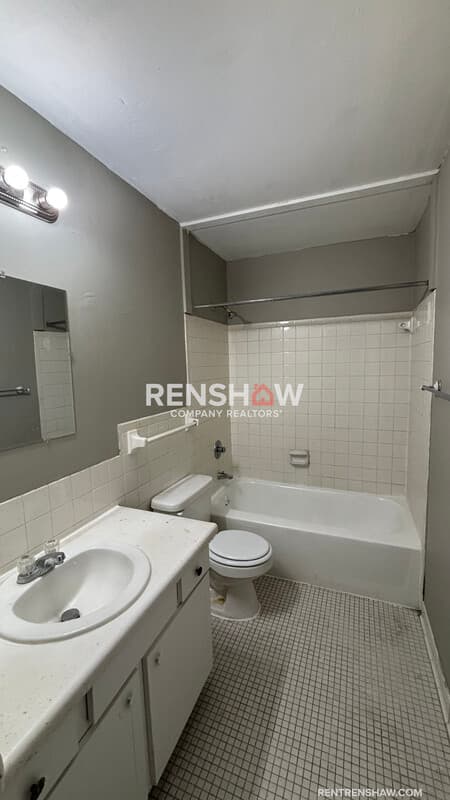 Memphis Condo: 3247 Thirteen Colony Mall 3a
