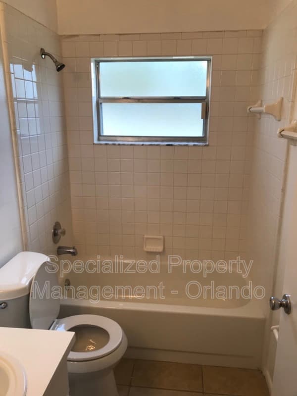 Orlando House: 4452 Goldenrain Ct