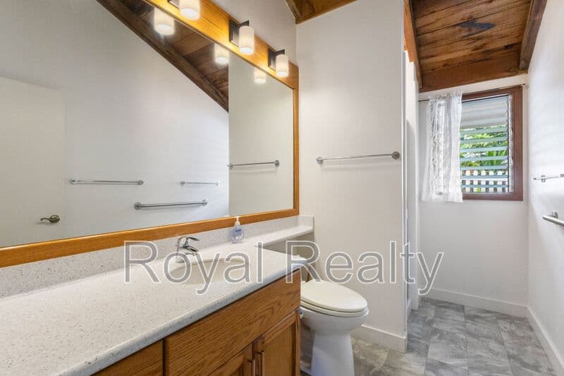 Honolulu House: 2910 Nanihale Place